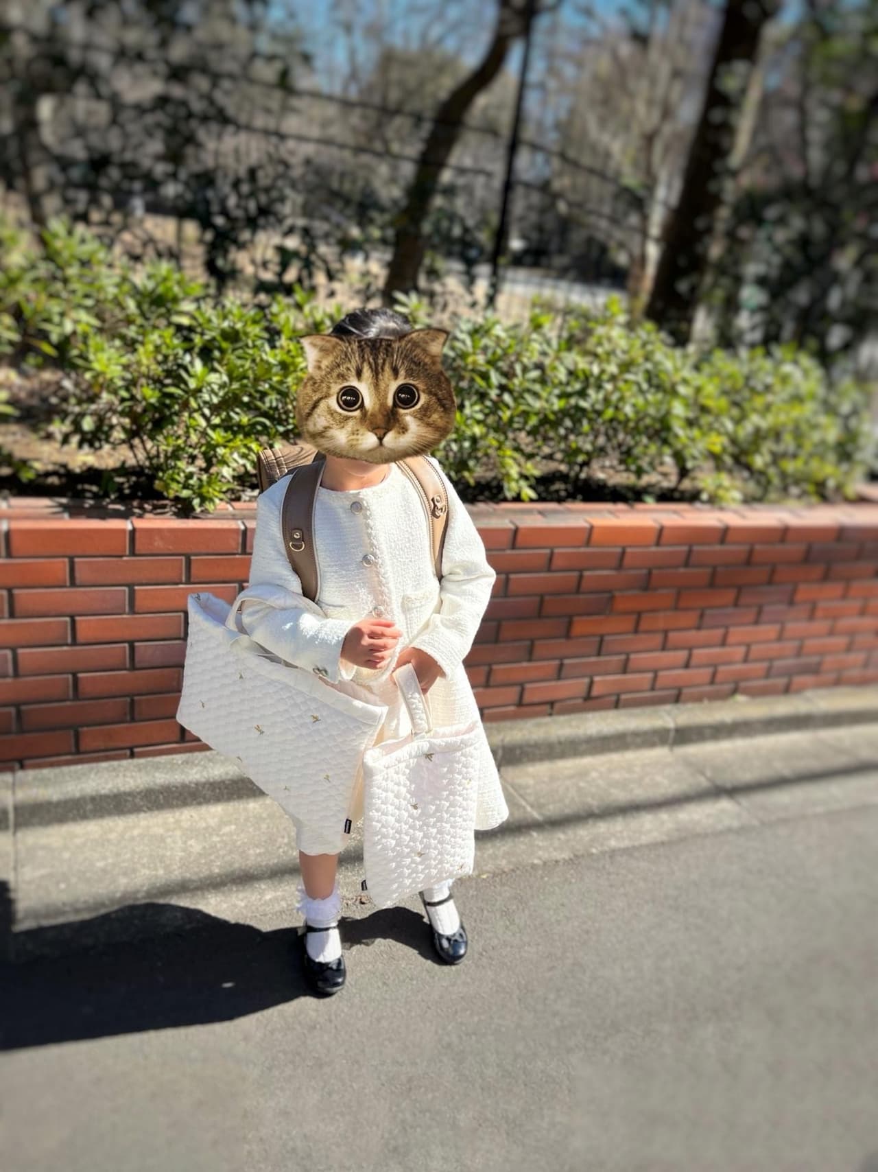ピッカピカの1年生。
ヌビバッグのレッスンバッグ、シューズバッグお似合いやで🥺
ただでさえプチプラなのに、10%OFFクーポン出ててお得…！
無地のホワイト、グレーも迷ったのよねえ。可愛い。全て可愛い。
服はグリーンレーベルです。
キッズオケージョンはグリーンレーベル最強説…。

#春まで着れる #春コーデ #一年生 #キッズファッション #ヌビバッグ #入学式 #入園入学準備 #入学式コーデ #pr
