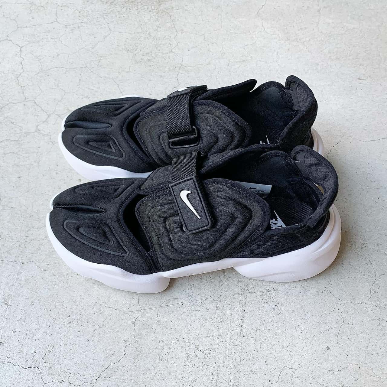 NIKE WMNS AQUA RIFTナイキ ウィメンズ アクア リフトブラック/ホワイト -J