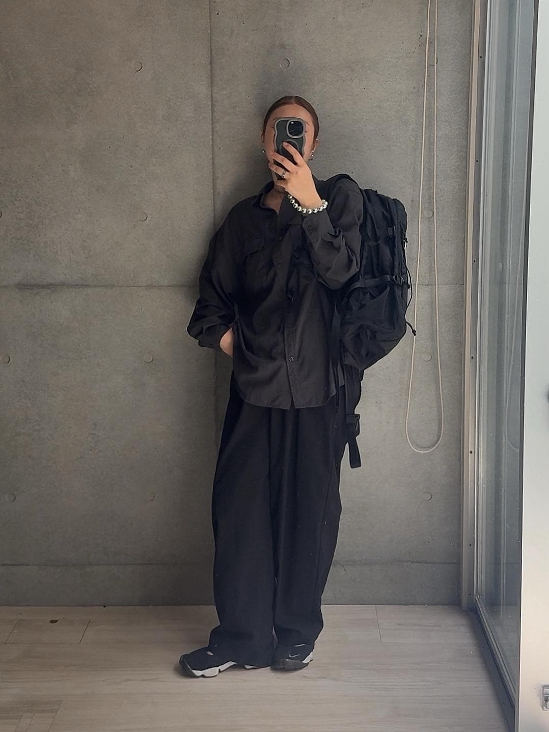 リュックは随分前の#PR で、GWコーデ。雨らしい今年のGW、旅行にはこんな格好がいいかも。シャツとパンツは速乾とシワになりにくく、リュックは撥水、スニーカーもメッシュで乾きやすいし1万歩あるいても疲れなかったエアリフト。アクセ類もサージカルステンレスで水に強い。どうですか。