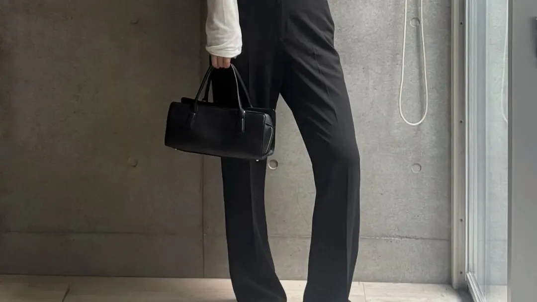 40代のセレモニー、スーツの次に迷うもの|バッグ・パンツ・靴・アクセの実際