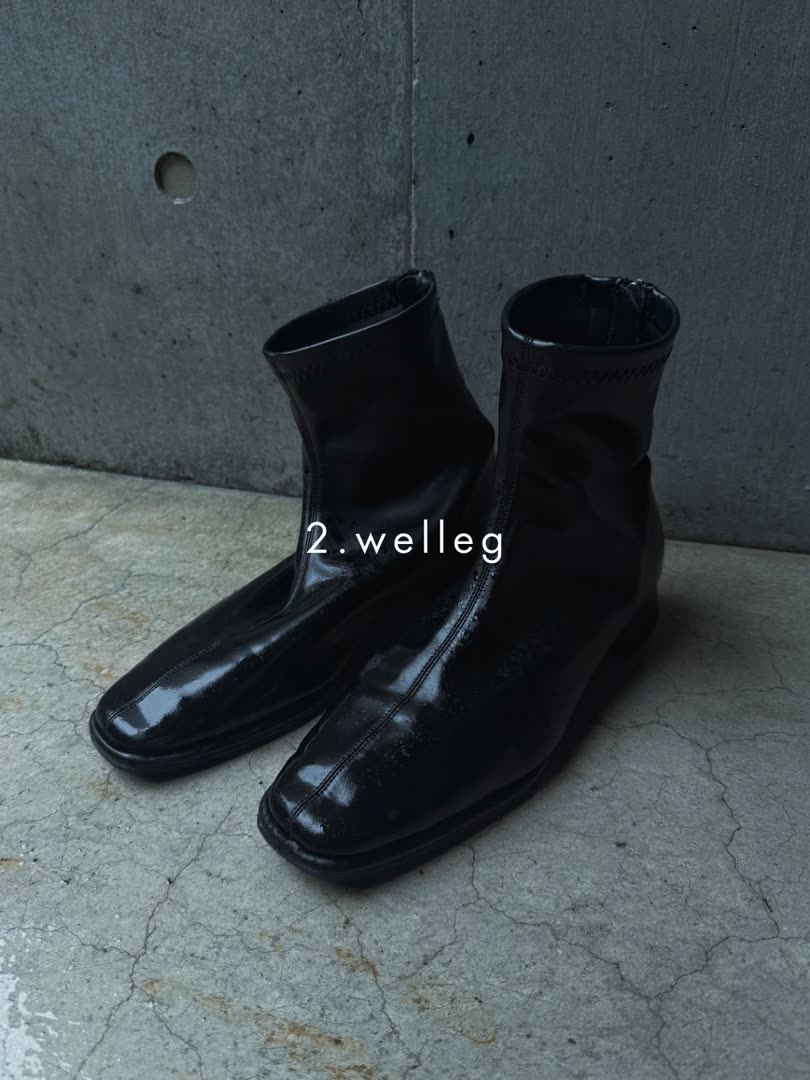 welleg 極やわの晴雨兼用ストレッチブーツ。スクエアトゥの黒